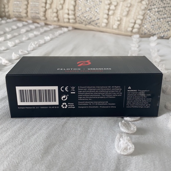 Peloton X UrbanEars Sumpan Headphones - Picture 3 of 8